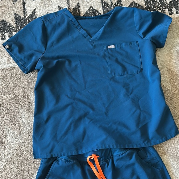 Figs Scrub Set - Picture 2 of 3